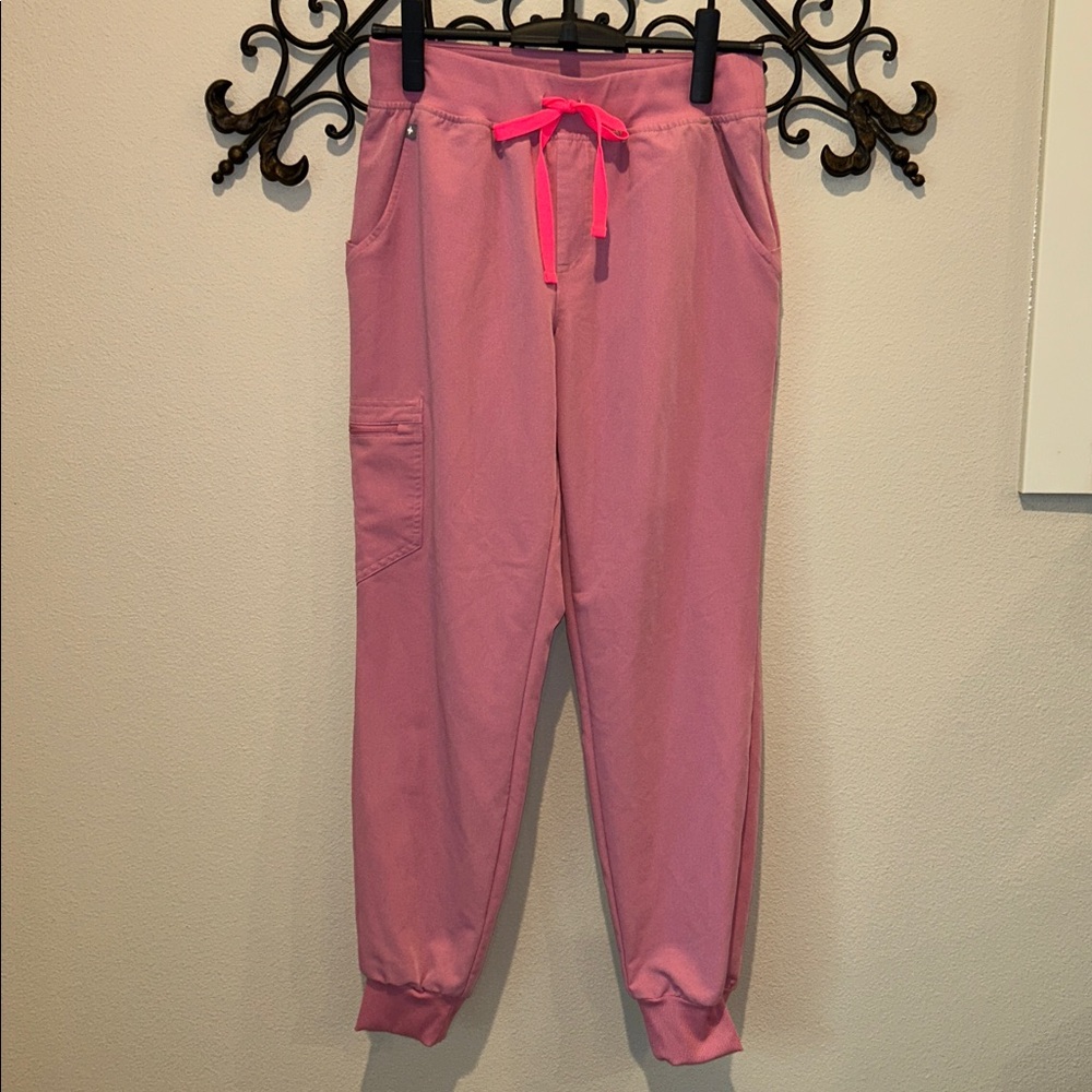 FIGS TECHNICAL COLLECTION "ZAMORA" JOGGER SCRUB PANTS SIZE SMALL PINK